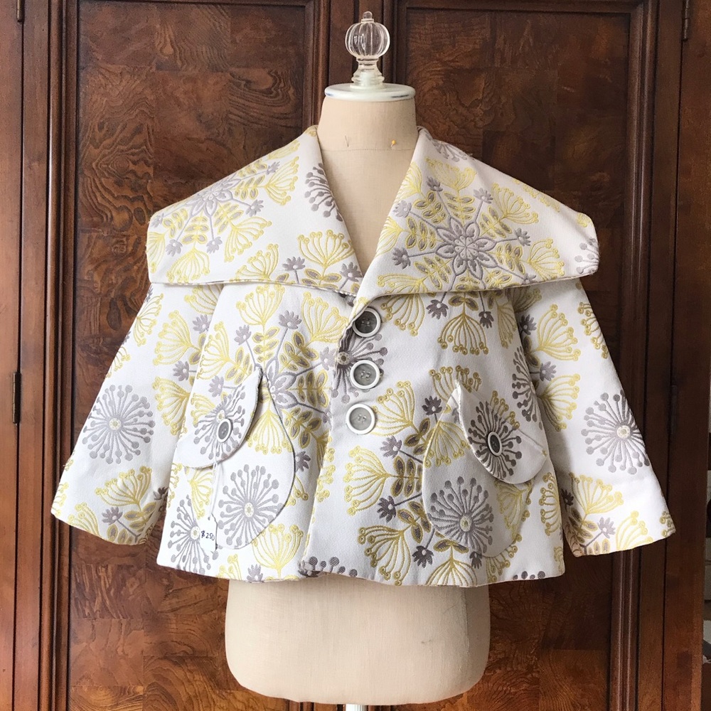 Cropped Floral Jacquard Jacket